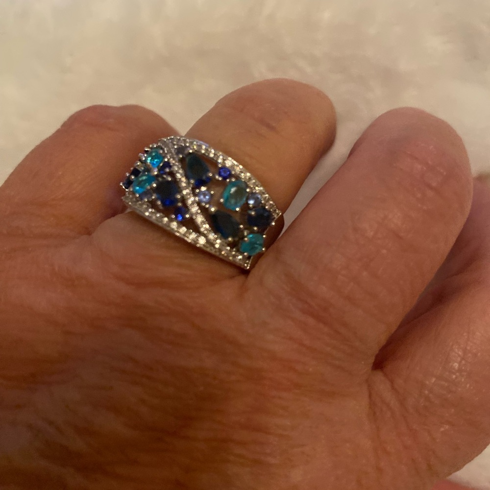 Elegant Blue and Silver Women's Ring